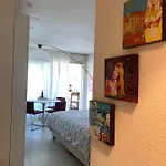 Апартаменты Brigitte Centre Tropez Parking Piscine Wifi Vue *